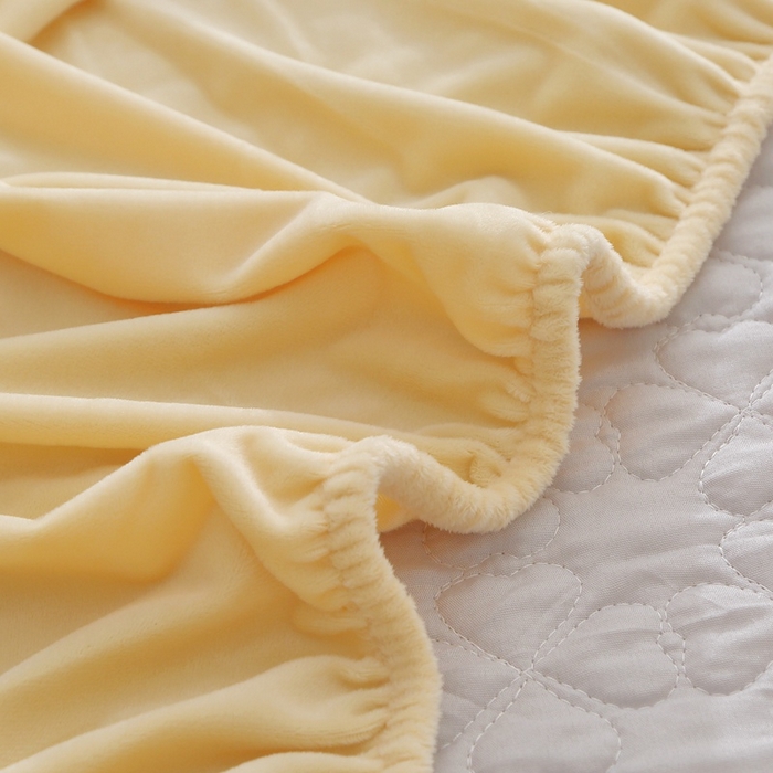 91家纺网 家纺一手货源 找家纺 芸锦豪 2024新款宝宝绒夹棉刺绣床笠 嫩黄