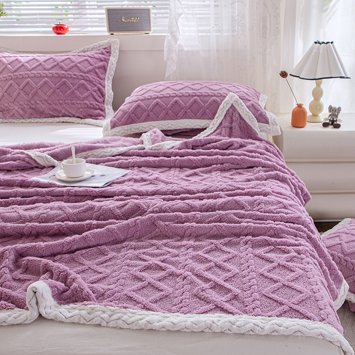 91家纺网 家纺一手货源 找家纺 芸锦豪 2024新款塔芙蓉多功能毯--双面塔夫绒包边 塔夫绒-莫奈紫