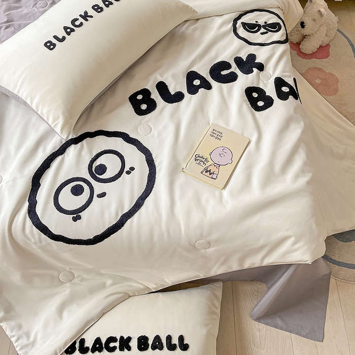 91家纺网 家纺一手货源 找家纺 眠帛家居 2024新款水洗棉毛巾绣夏被四件套精灵系列A类风格二 精灵浅灰