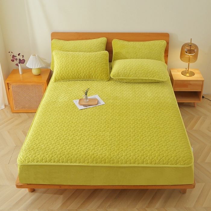 91家纺网 家纺一手货源 找家纺 芸锦豪 2024新款宝宝绒夹棉刺绣床笠 苹果绿