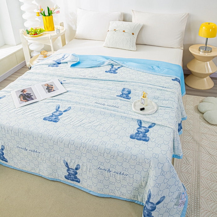 91家纺网 家纺一手货源 找家纺 博弈 2024新款凉感丝抗菌夏被 流氓兔-蓝