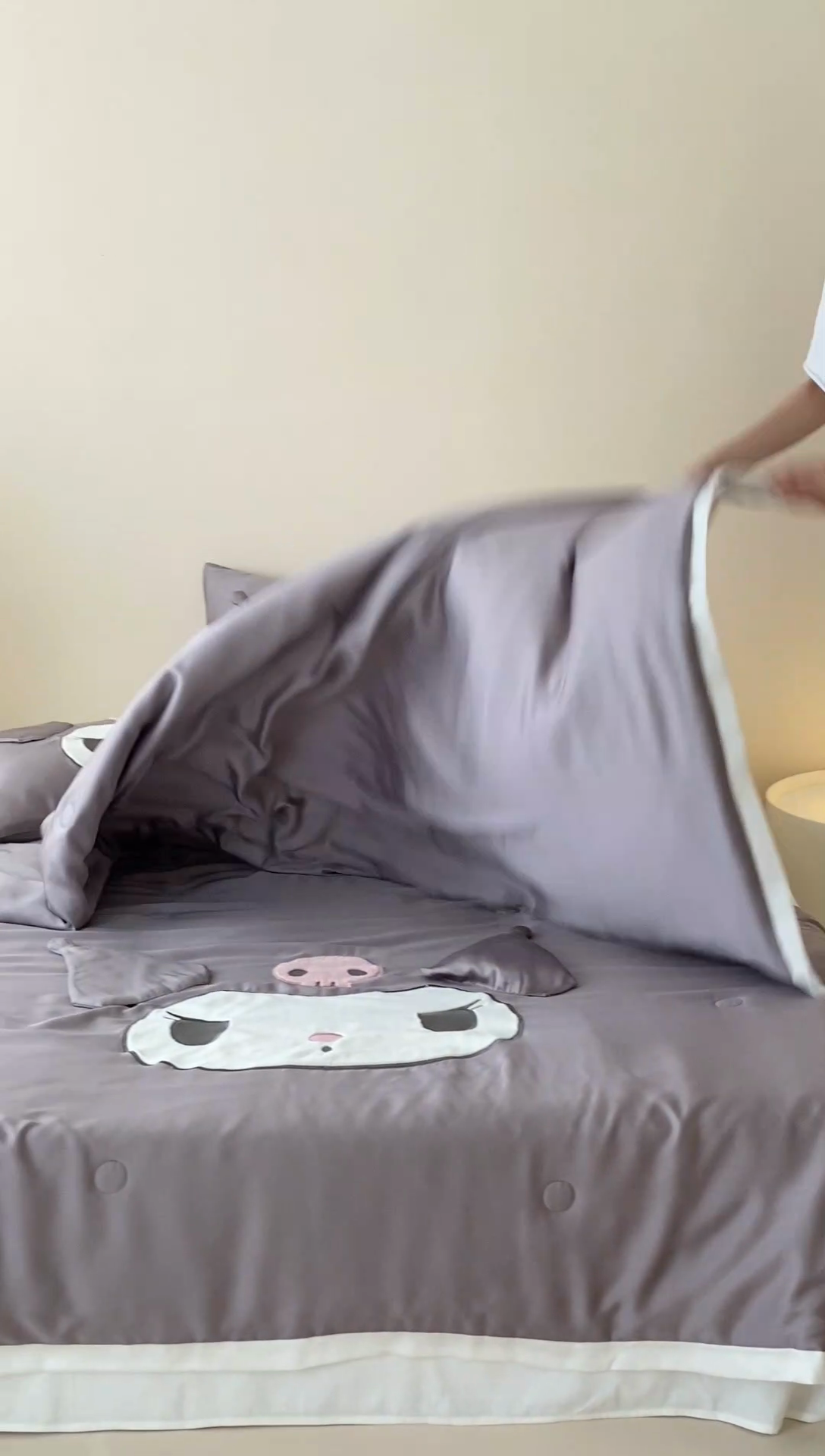 91家纺网 家纺一手货源 找家纺 （总）黛舒家居 2024新款莱赛尔刺绣小宽边三丽鸥系列夏凉被