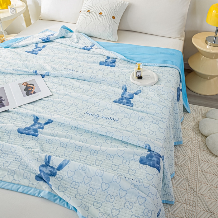 91家纺网 家纺一手货源 找家纺 博弈 2024新款凉感丝抗菌夏被 流氓兔-蓝