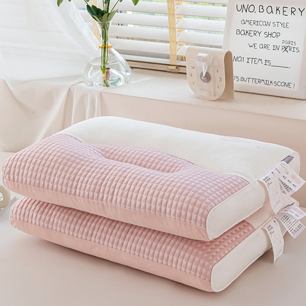 91家纺网 家纺一手货源 找家纺 梦叶草 2024新款无荧光安颈1号凉豆豆玉米绒两用护颈枕芯48*74cm 安颈1号-粉色