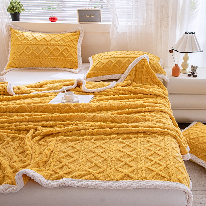 91家纺网 家纺一手货源 找家纺 芸锦豪 2024新款塔芙蓉多功能毯--双面塔夫绒包边 塔夫绒-姜黄