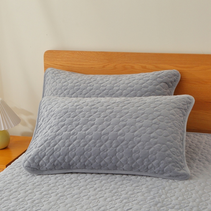 91家纺网 家纺一手货源 找家纺 芸锦豪 2024新款宝宝绒夹棉刺绣床笠 优雅灰