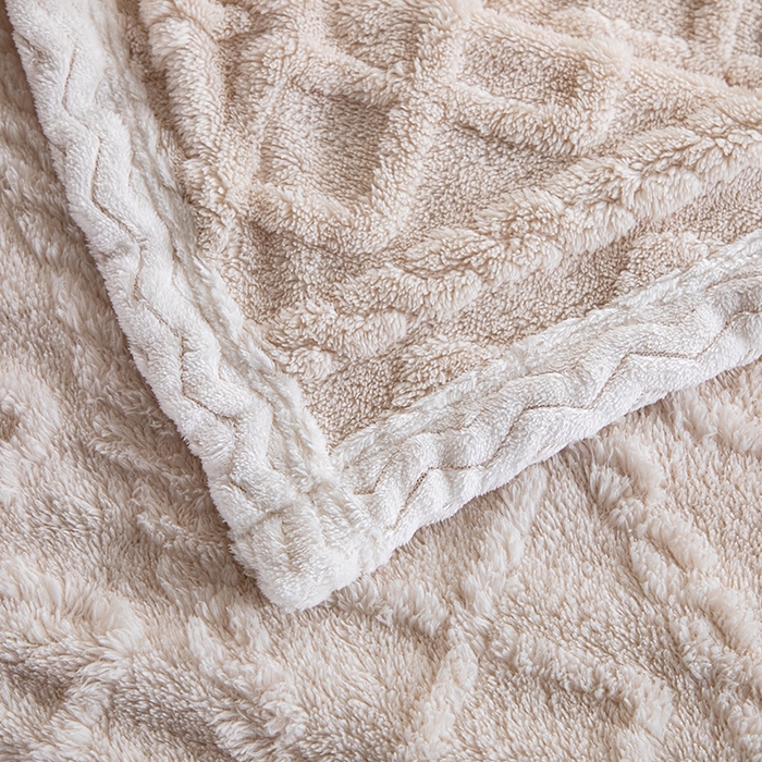 91家纺网 家纺一手货源 找家纺 芸锦豪 2024新款塔芙蓉多功能毯--双面塔夫绒包边 塔夫绒-米杏色