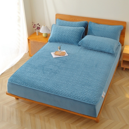 91家纺网 家纺一手货源 找家纺 芸锦豪 2024新款宝宝绒夹棉刺绣床笠 贵族蓝