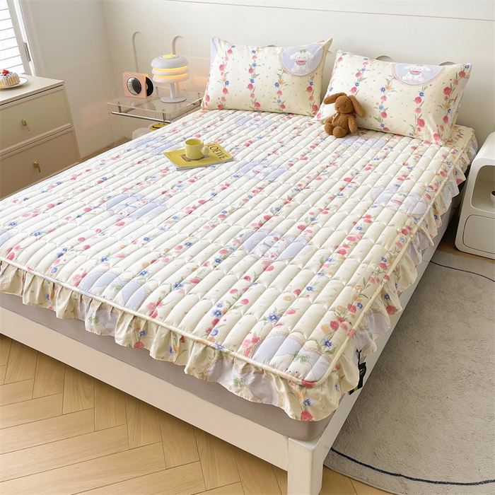 91家纺网 家纺一手货源 找家纺 3C 2024新款全棉13372大豆夹棉印花花边床笠四件套 圈圈兔