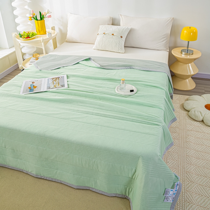 91家纺网 家纺一手货源 找家纺 博弈 2024新款凉感丝抗菌夏被 纯绿色