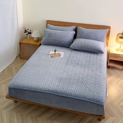 91家纺网 家纺一手货源 找家纺 （总）芸锦豪 2024新款宝宝绒夹棉刺绣床笠