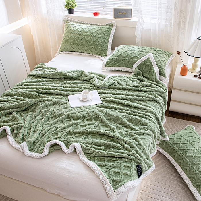 91家纺网 家纺一手货源 找家纺 芸锦豪 2024新款塔芙蓉多功能毯--双面塔夫绒包边 塔夫绒-抹茶绿