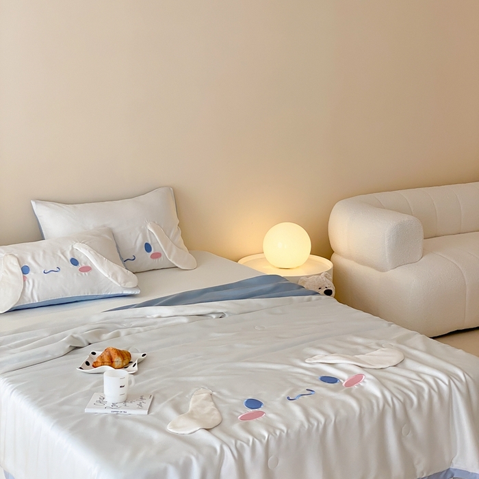 91家纺网 家纺一手货源 找家纺 黛舒家居 2024新款兰精天丝刺绣小宽边三丽鸥系列夏凉被 玉桂狗