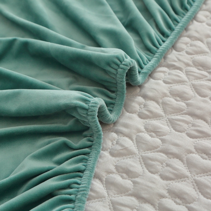 91家纺网 家纺一手货源 找家纺 芸锦豪 2024新款宝宝绒夹棉刺绣床笠 豆青