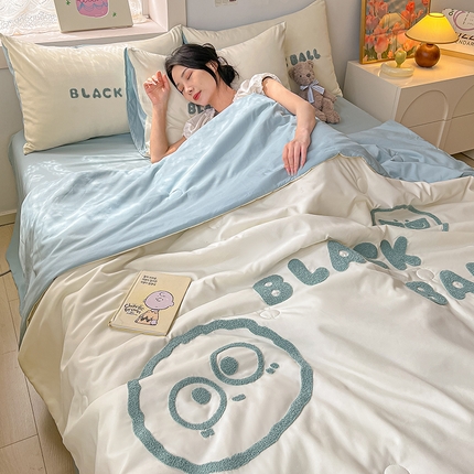 91家纺网 家纺一手货源 找家纺 眠帛家居 2024新款水洗棉毛巾绣夏被四件套精灵系列A类风格二 精灵繁星蓝