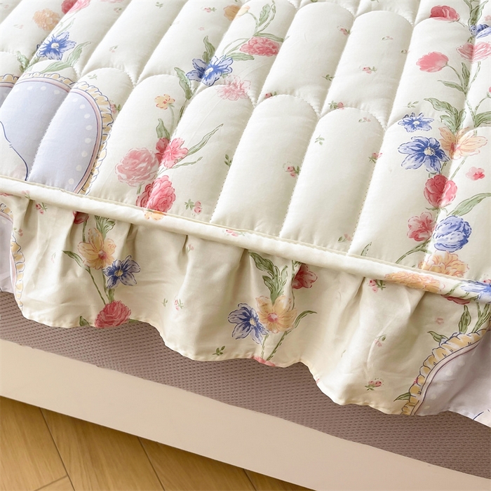 91家纺网 家纺一手货源 找家纺 3C 2024新款全棉13372大豆夹棉印花花边床笠四件套 圈圈兔