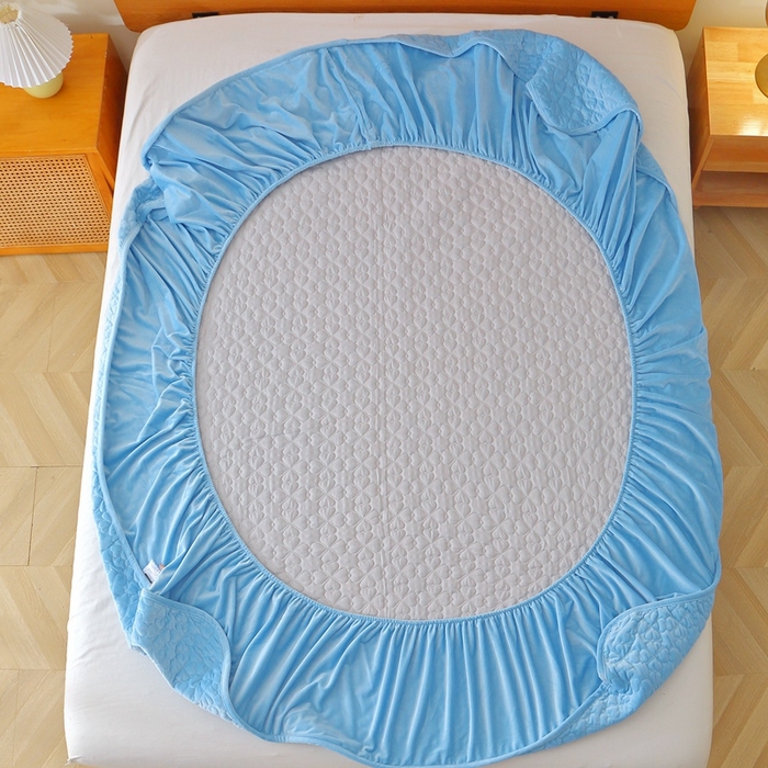 91家纺网 家纺一手货源 找家纺 芸锦豪 2024新款宝宝绒夹棉刺绣床笠 浅蓝