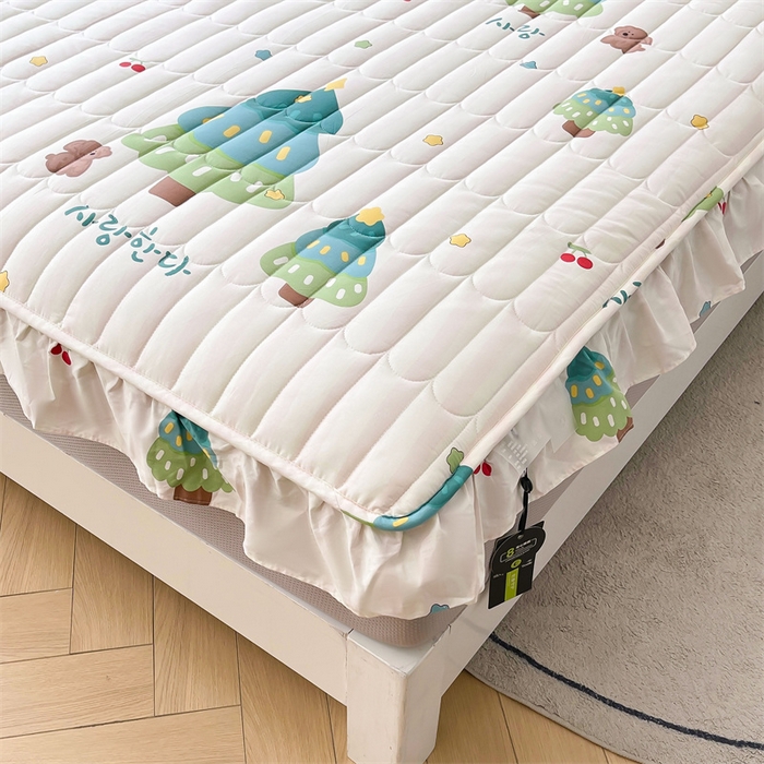 91家纺网 家纺一手货源 找家纺 3C 2024新款全棉13372大豆夹棉印花花边床笠四件套 奇趣森林