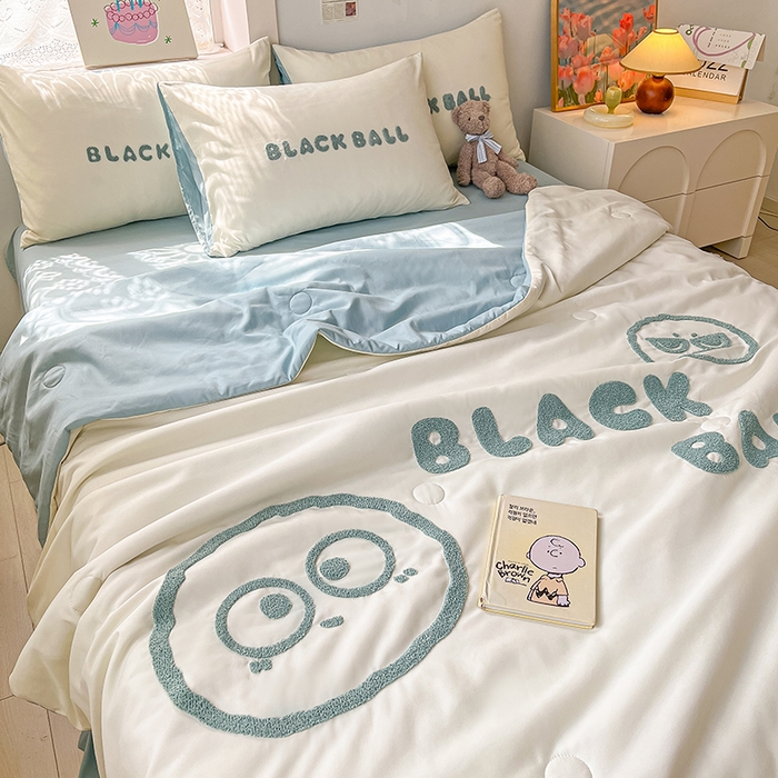 91家纺网 家纺一手货源 找家纺 眠帛家居 2024新款水洗棉毛巾绣夏被四件套精灵系列A类风格二 精灵繁星蓝