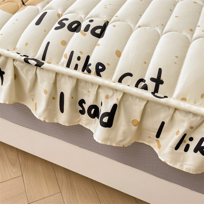 91家纺网 家纺一手货源 找家纺 3C 2024新款全棉13372大豆夹棉印花花边床笠四件套 撒娇萌猫