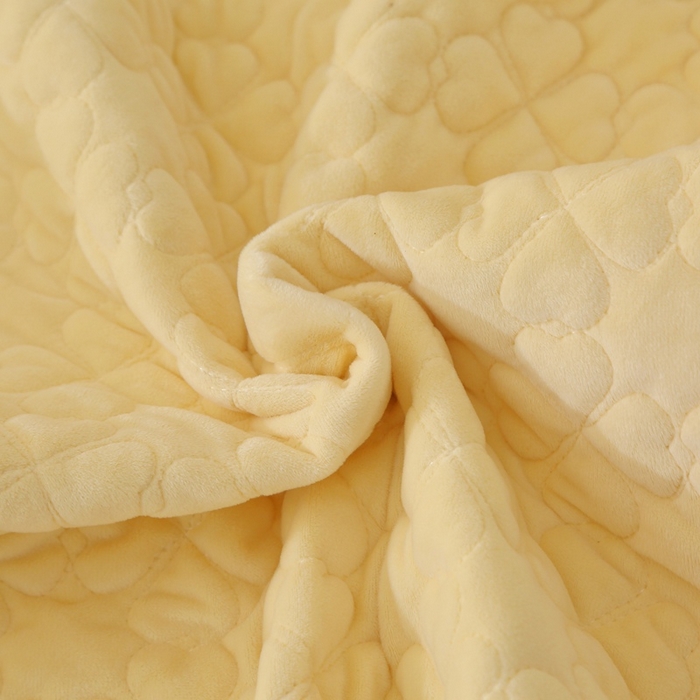 91家纺网 家纺一手货源 找家纺 芸锦豪 2024新款宝宝绒夹棉刺绣床笠 嫩黄