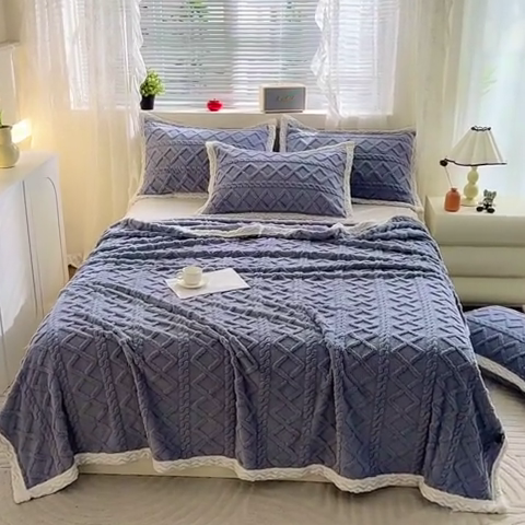 91家纺网 家纺一手货源 找家纺 芸锦豪 2024新款塔芙蓉多功能毯--双面塔夫绒包边 塔夫绒-蓝灰