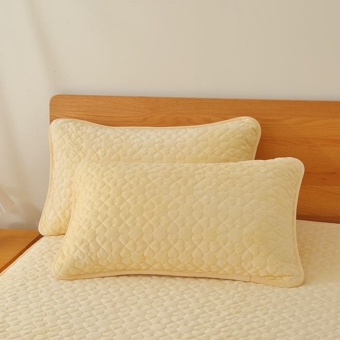 91家纺网 家纺一手货源 找家纺 芸锦豪 2024新款宝宝绒夹棉刺绣床笠 嫩黄