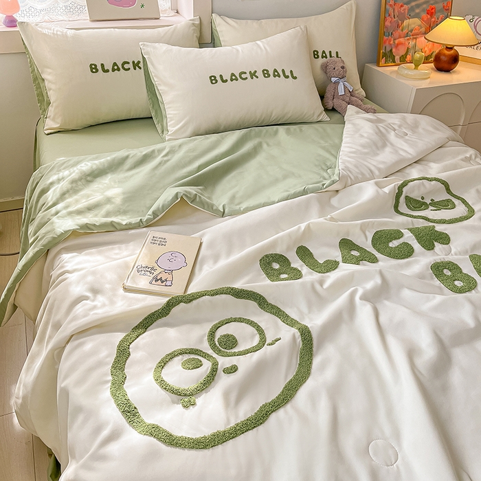 91家纺网 家纺一手货源 找家纺 眠帛家居 2024新款水洗棉毛巾绣夏被四件套精灵系列A类风格二 精灵果绿