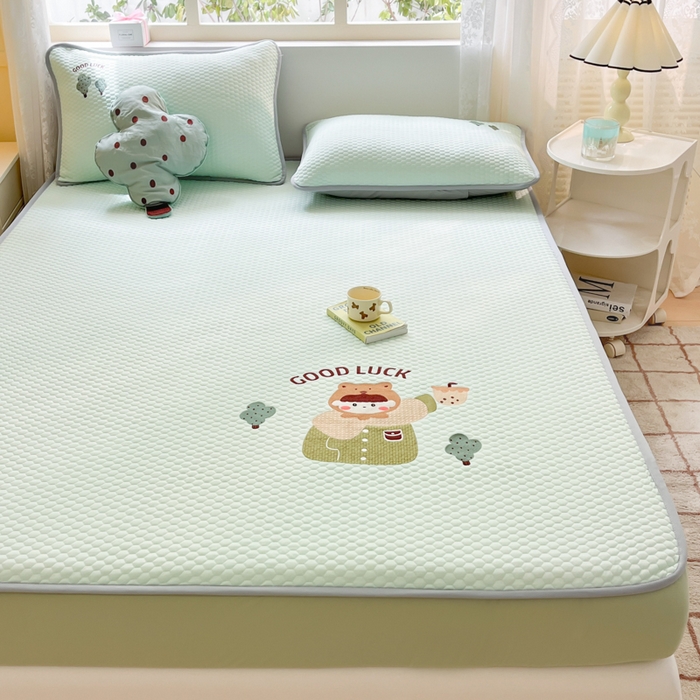 91家纺网 家纺一手货源 找家纺 慕尚家纺 2025新款冻冻席刺绣系列 冻冻席幸福的可儿