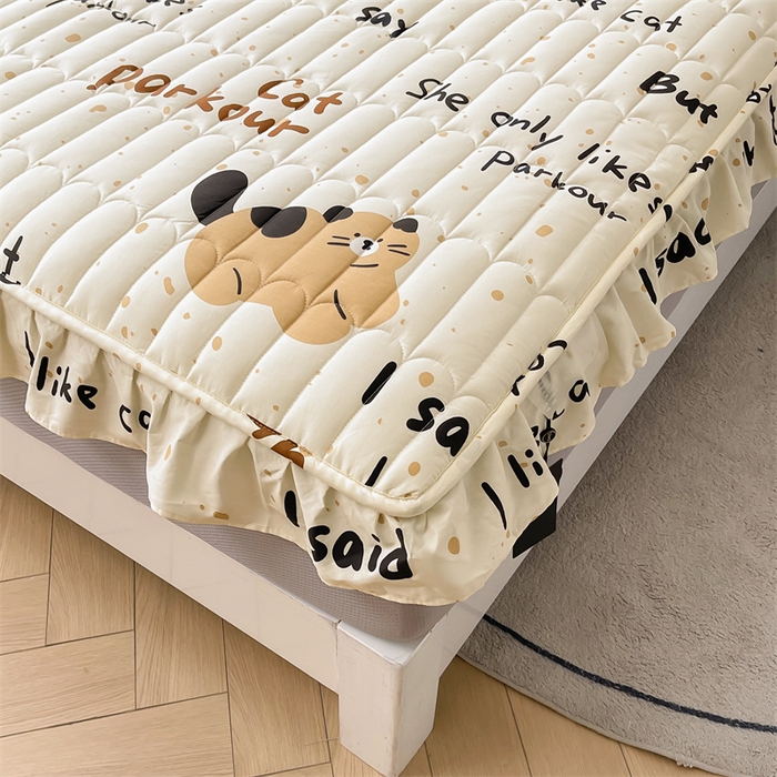 91家纺网 家纺一手货源 找家纺 3C 2024新款全棉13372大豆夹棉印花花边床笠四件套 撒娇萌猫