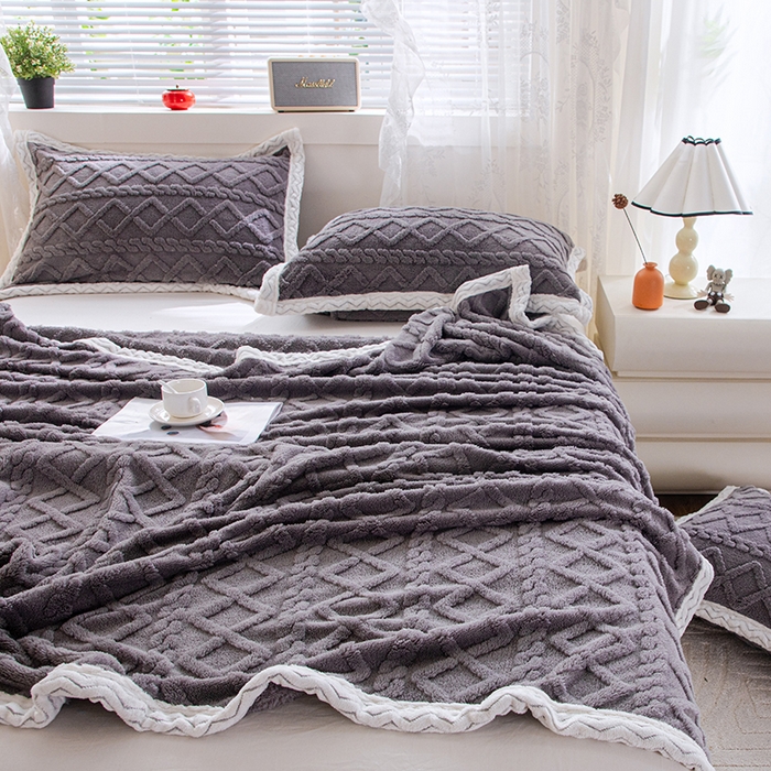 91家纺网 家纺一手货源 找家纺 芸锦豪 2024新款塔芙蓉多功能毯--双面塔夫绒包边 塔夫绒-深灰