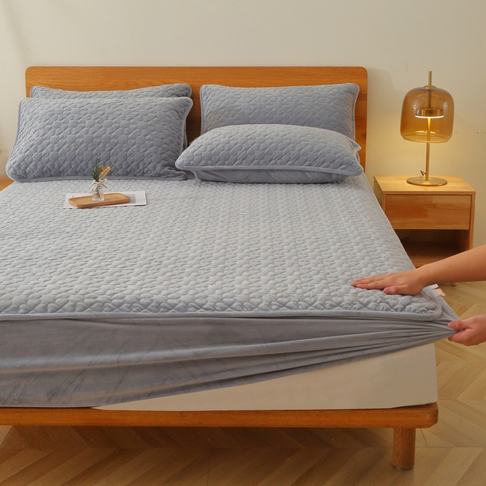 91家纺网 家纺一手货源 找家纺 （总）芸锦豪 2024新款宝宝绒夹棉刺绣床笠