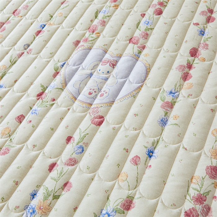 91家纺网 家纺一手货源 找家纺 3C 2024新款全棉大豆夹棉印花床笠四件套 圈圈兔