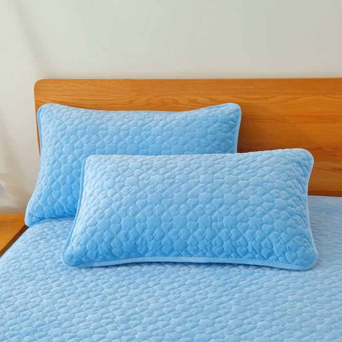 91家纺网 家纺一手货源 找家纺 芸锦豪 2024新款宝宝绒夹棉刺绣床笠 浅蓝