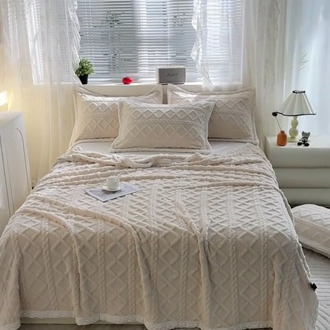 91家纺网 家纺一手货源 找家纺 芸锦豪 2024新款塔芙蓉多功能毯--双面塔夫绒包边 塔夫绒-米杏色