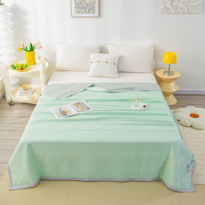 91家纺网 家纺一手货源 找家纺 博弈 2024新款凉感丝抗菌夏被 纯绿色