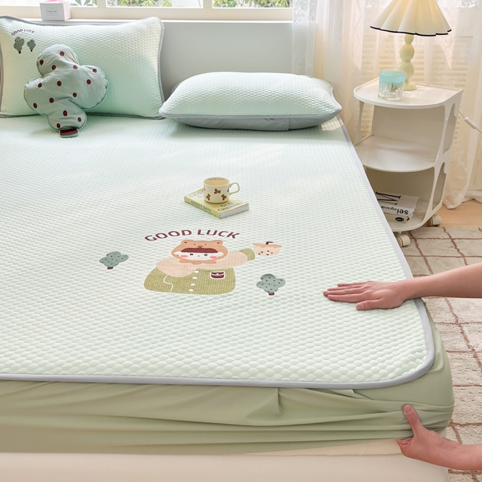 91家纺网 家纺一手货源 找家纺 慕尚家纺 2025新款冻冻席刺绣系列 冻冻席幸福的可儿