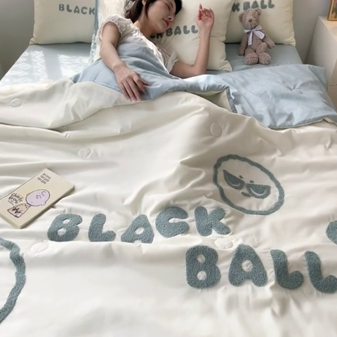 91家纺网 家纺一手货源 找家纺 眠帛家居 2024新款水洗棉毛巾绣夏被四件套精灵系列A类风格二 精灵繁星蓝