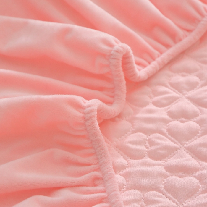 91家纺网 家纺一手货源 找家纺 芸锦豪 2024新款宝宝绒夹棉刺绣床笠 玫瑰粉