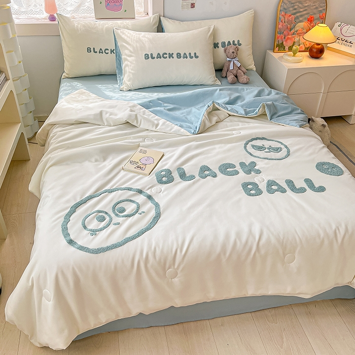 91家纺网 家纺一手货源 找家纺 眠帛家居 2024新款水洗棉毛巾绣夏被四件套精灵系列A类风格二 精灵繁星蓝