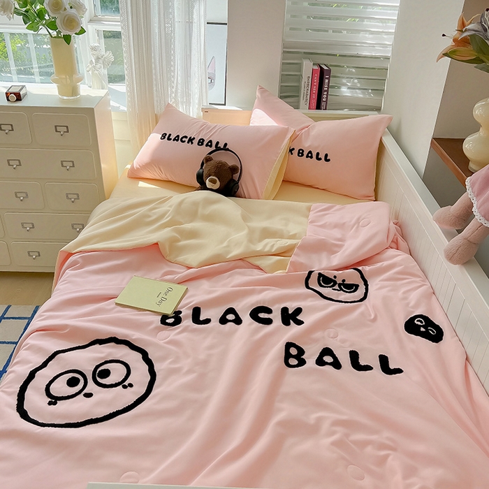 91家纺网 家纺一手货源 找家纺 眠帛家居 2024新款水洗棉毛巾绣夏被四件套精灵系列A类风格二 精灵奶油粉-奶黄