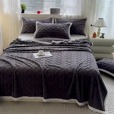 91家纺网 家纺一手货源 找家纺 芸锦豪 2024新款塔芙蓉多功能毯--双面塔夫绒包边 塔夫绒-深灰