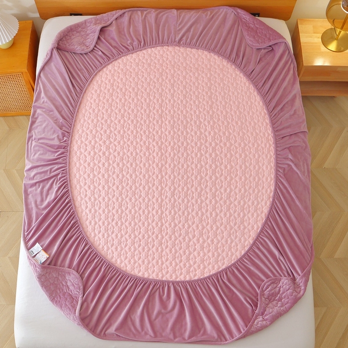 91家纺网 家纺一手货源 找家纺 芸锦豪 2024新款宝宝绒夹棉刺绣床笠 魅力紫