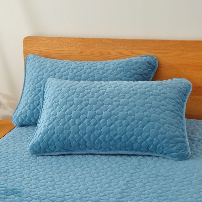 91家纺网 家纺一手货源 找家纺 芸锦豪 2024新款宝宝绒夹棉刺绣床笠 贵族蓝