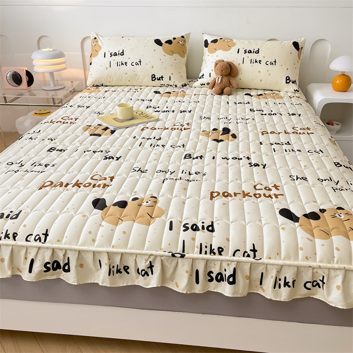 91家纺网 家纺一手货源 找家纺 3C 2024新款全棉13372大豆夹棉印花花边床笠四件套 撒娇萌猫