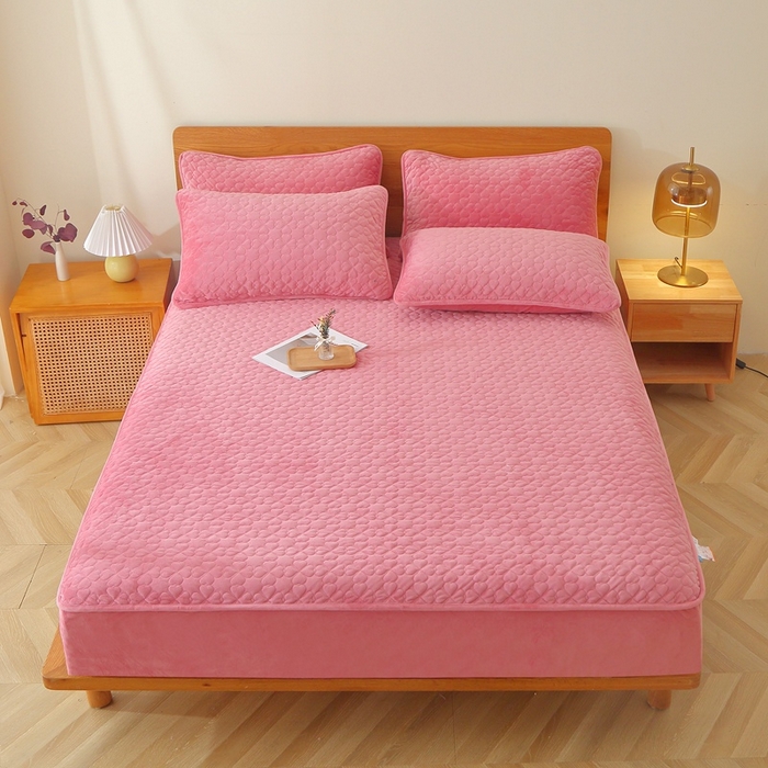 91家纺网 家纺一手货源 找家纺 芸锦豪 2024新款宝宝绒夹棉刺绣床笠 浅豆沙