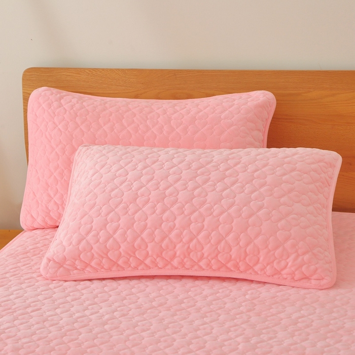 91家纺网 家纺一手货源 找家纺 芸锦豪 2024新款宝宝绒夹棉刺绣床笠 玫瑰粉