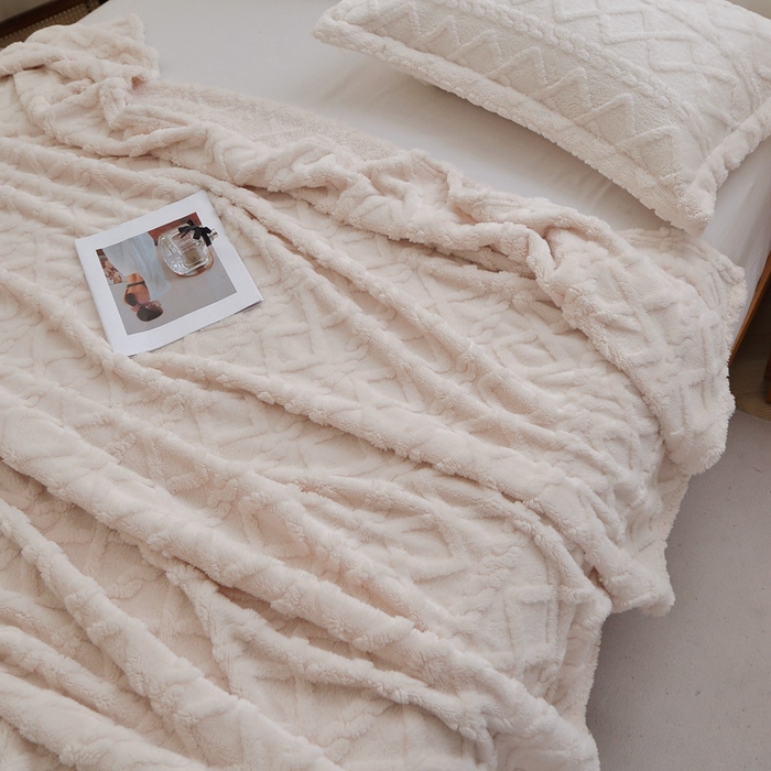 91家纺网 家纺一手货源 找家纺 芸锦豪 2024新款塔芙绒毛毯多功能毯-双面塔夫绒卷边 塔夫绒-米杏色