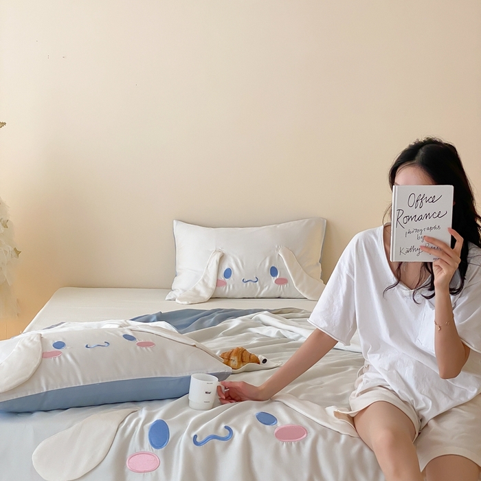 91家纺网 家纺一手货源 找家纺 黛舒家居 2024新款兰精天丝刺绣小宽边三丽鸥系列夏凉被 玉桂狗