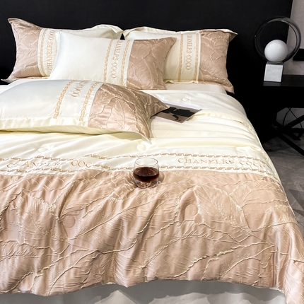 91家纺网 家纺一手货源 找家纺 宇航2025新款水洗真丝天丝立体浮雕绣花夏被四件套 羽叶—米白